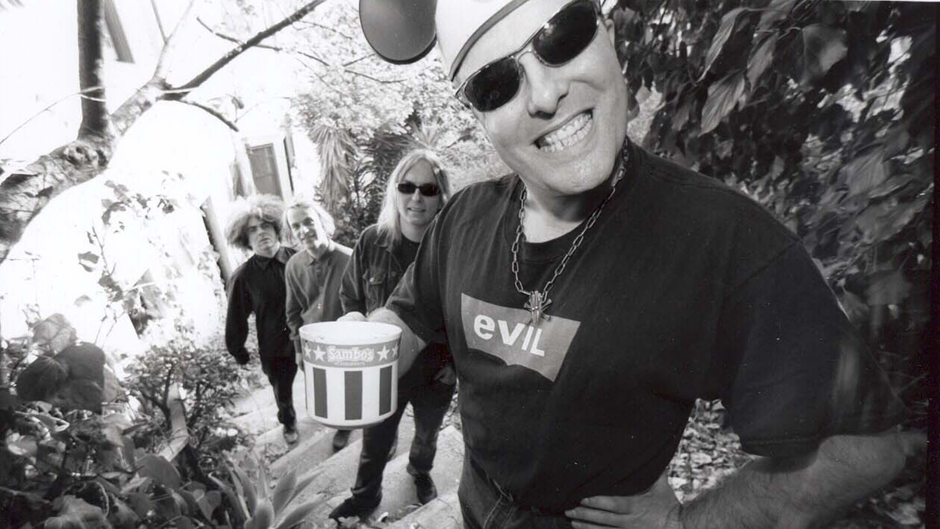 THE BAT-CHIVES: JELLO ON JELLO BIAFRA AND THE MELVINS (2004)