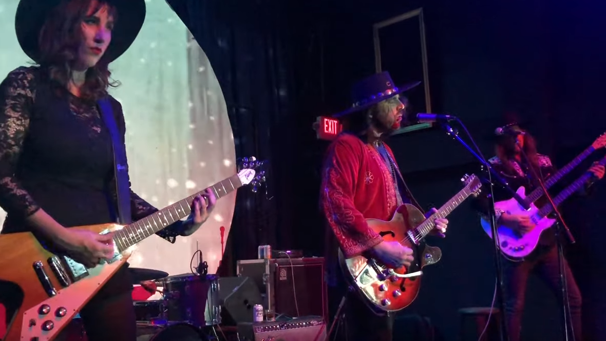 WATCH SPINDRIFT PERFORM "LOBO'S LAST STAND"